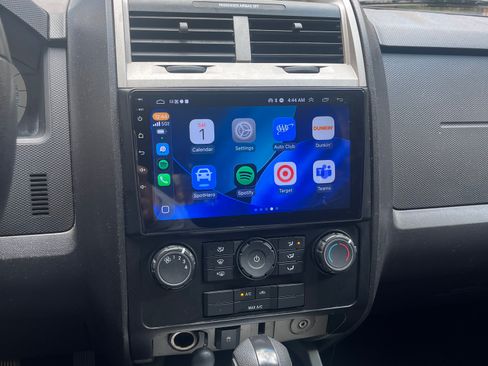 Used 2010 Ford Escape XLT image 12