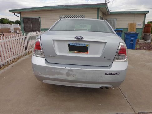 Used 2006 Ford Fusion SE image 2