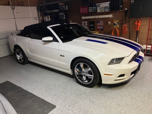 Used 2013 Ford Mustang GT Premium w/ Security Pkg image 6
