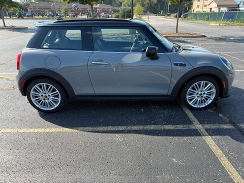 Used 2022 MINI Cooper SE image 9