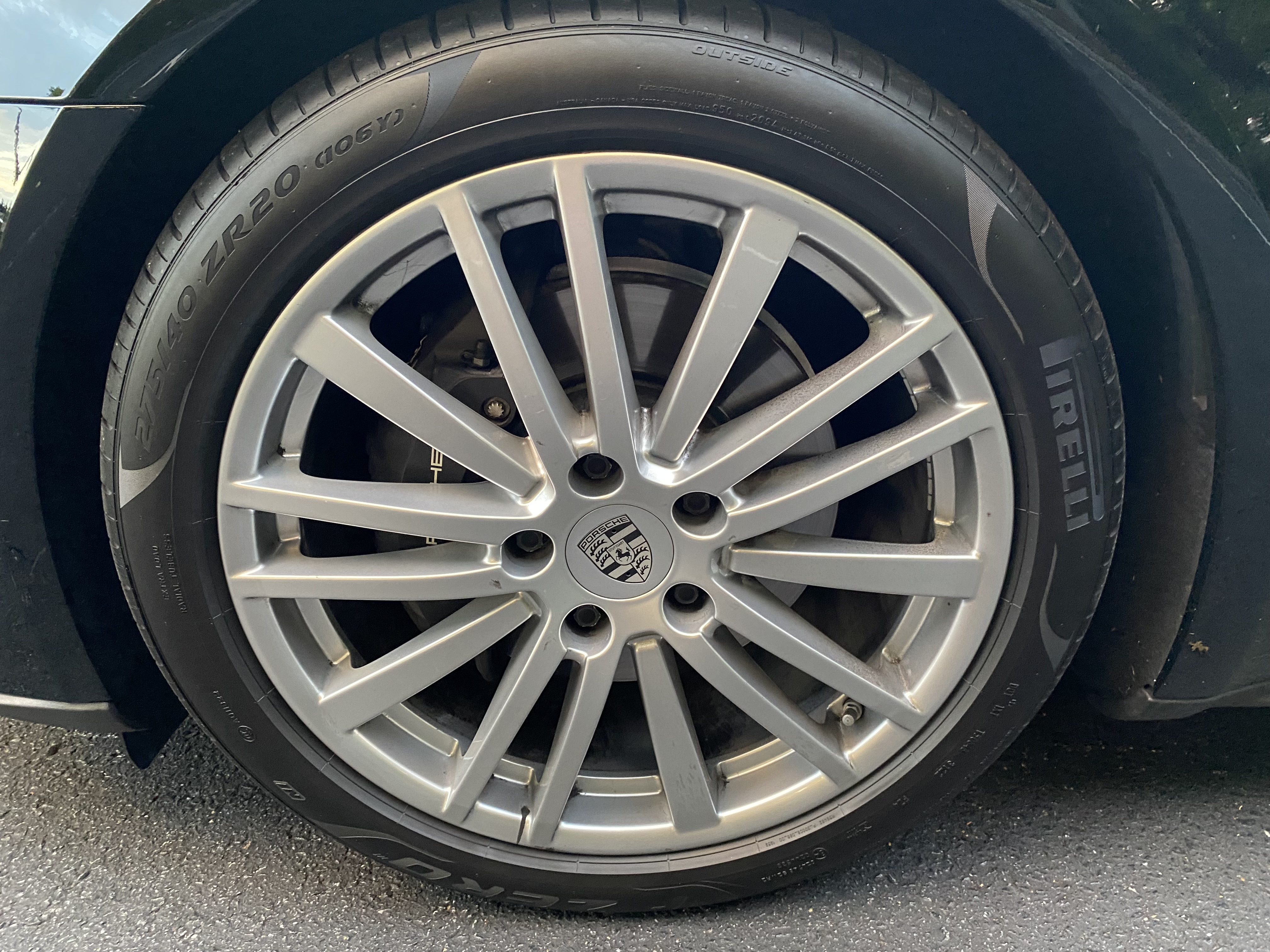 Used 2020 Porsche Panamera image 11