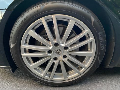 Used 2020 Porsche Panamera image 11