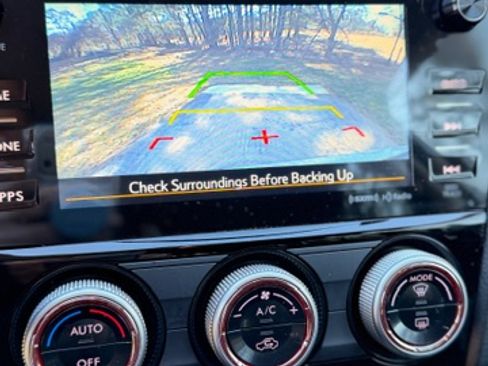 Used 2017 Subaru Forester 2.5i Premium w/ All-Weather Package image 10