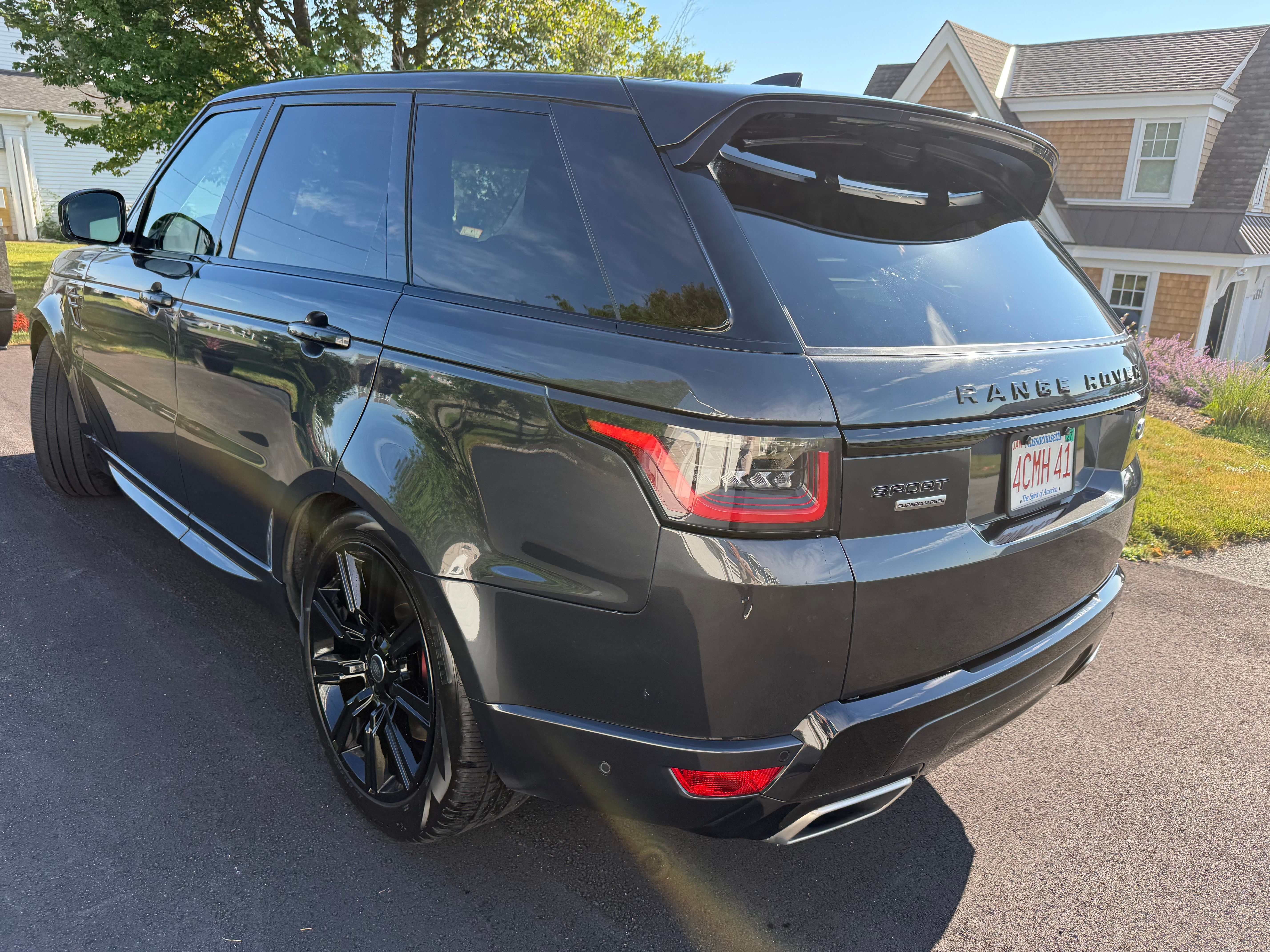 Used 2019 Land Rover Range Rover Sport Supercharged AWD/4WD image 11