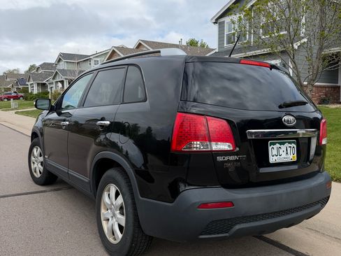 Used 2013 Kia Sorento LX AWD/4WD image 2