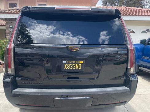 Used 2018 Cadillac Escalade 4WD image 4