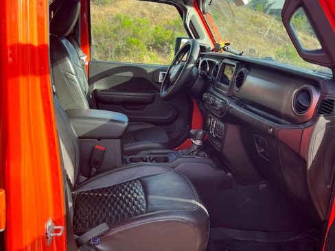 Used 2019 Jeep Wrangler Unlimited Sport S AWD/4WD image 13