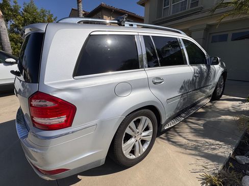 Used 2010 Mercedes-Benz GL 450 4MATIC image 8