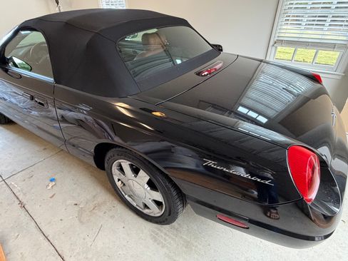 Used 2003 Ford Thunderbird image 12