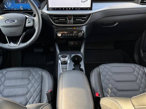 Used 2024 Ford Escape Platinum w/ Premium Technology Package image 19