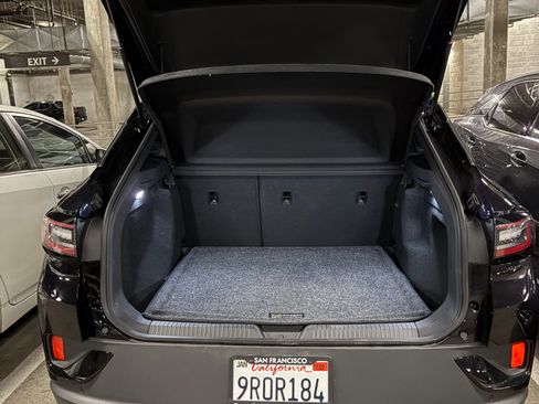 Used 2023 Volkswagen ID.4 Pro image 13