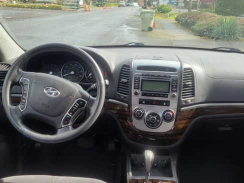Used 2011 Hyundai Santa Fe SE image 6