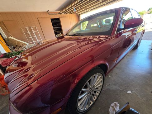 Used 2005 Jaguar XJ8 image 4