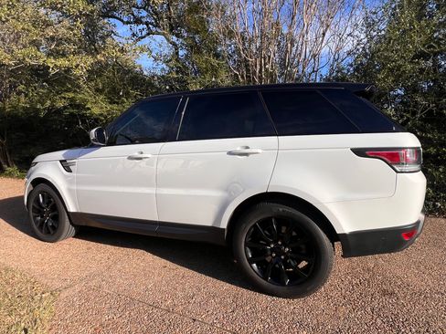 Used 2016 Land Rover Range Rover Sport HSE image 2