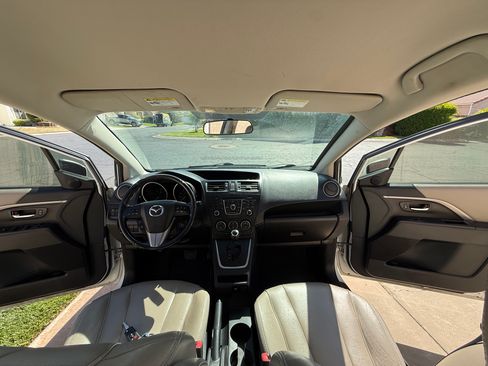 Used 2014 MAZDA MAZDA5 Touring FWD image 11