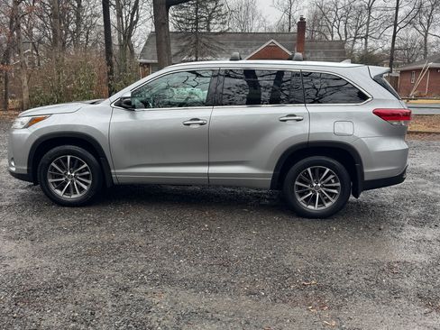 Used 2018 Toyota Highlander XLE image 6