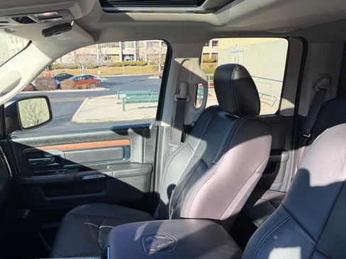 Used 2018 RAM 1500 Laramie w/ Convenience Group image 12