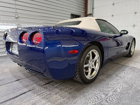 Used 2004 Chevrolet Corvette Convertible w/ Preferred Equipment Group image 1