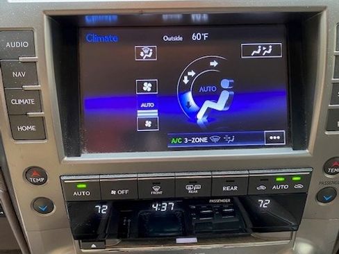 Used 2017 Lexus GX 460 image 10
