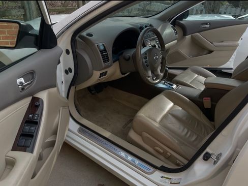 Used 2012 Nissan Altima 3.5 SR w/ Sport Pkg FWD image 13