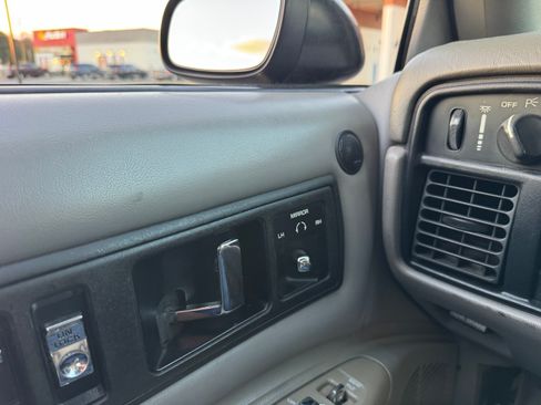 Used 1994 Chevrolet Impala SS image 12