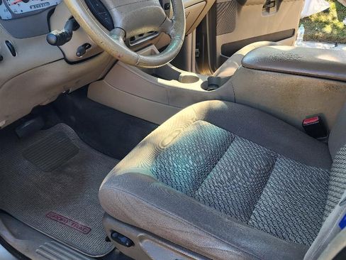 Used 2003 Ford Explorer Sport Trac XLT image 16