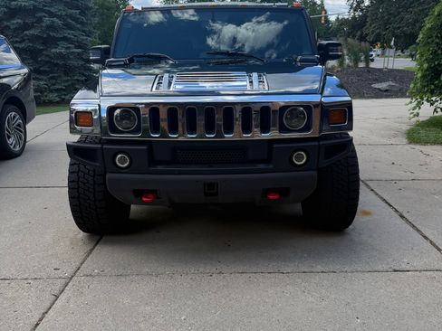 Used 2005 HUMMER H2 w/ Preferred Equipment Group AWD/4WD image 2