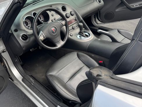Used 2008 Pontiac Solstice Convertible w/ Premium Package image 15