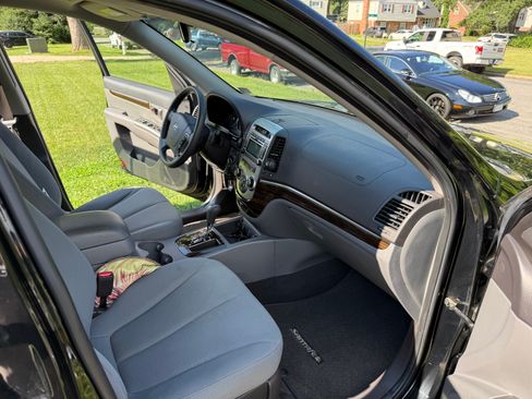 Used 2010 Hyundai Santa Fe GLS FWD image 10