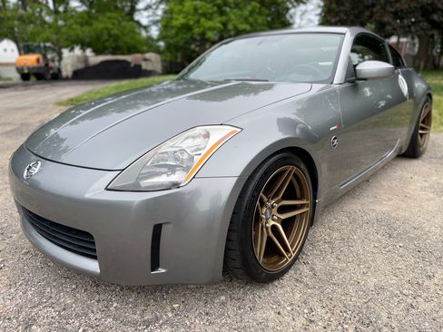 Used 2004 Nissan 350Z Touring w/ Aerodynamics Pkg RWD image 1
