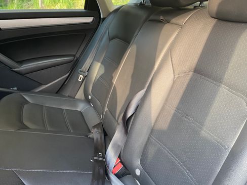 Used 2013 Volkswagen Passat 2.5 SE image 6