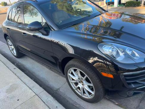 Used 2018 Porsche Macan S image 17