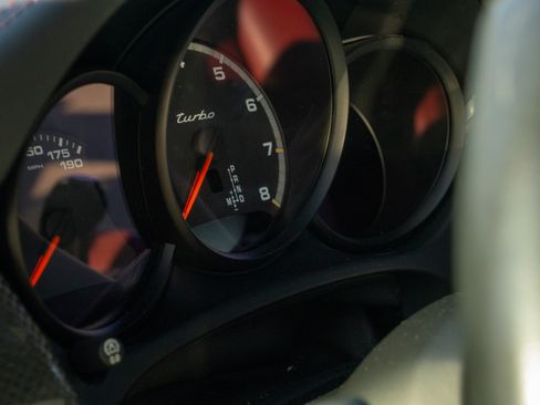 Used 2015 Porsche Macan Turbo image 18