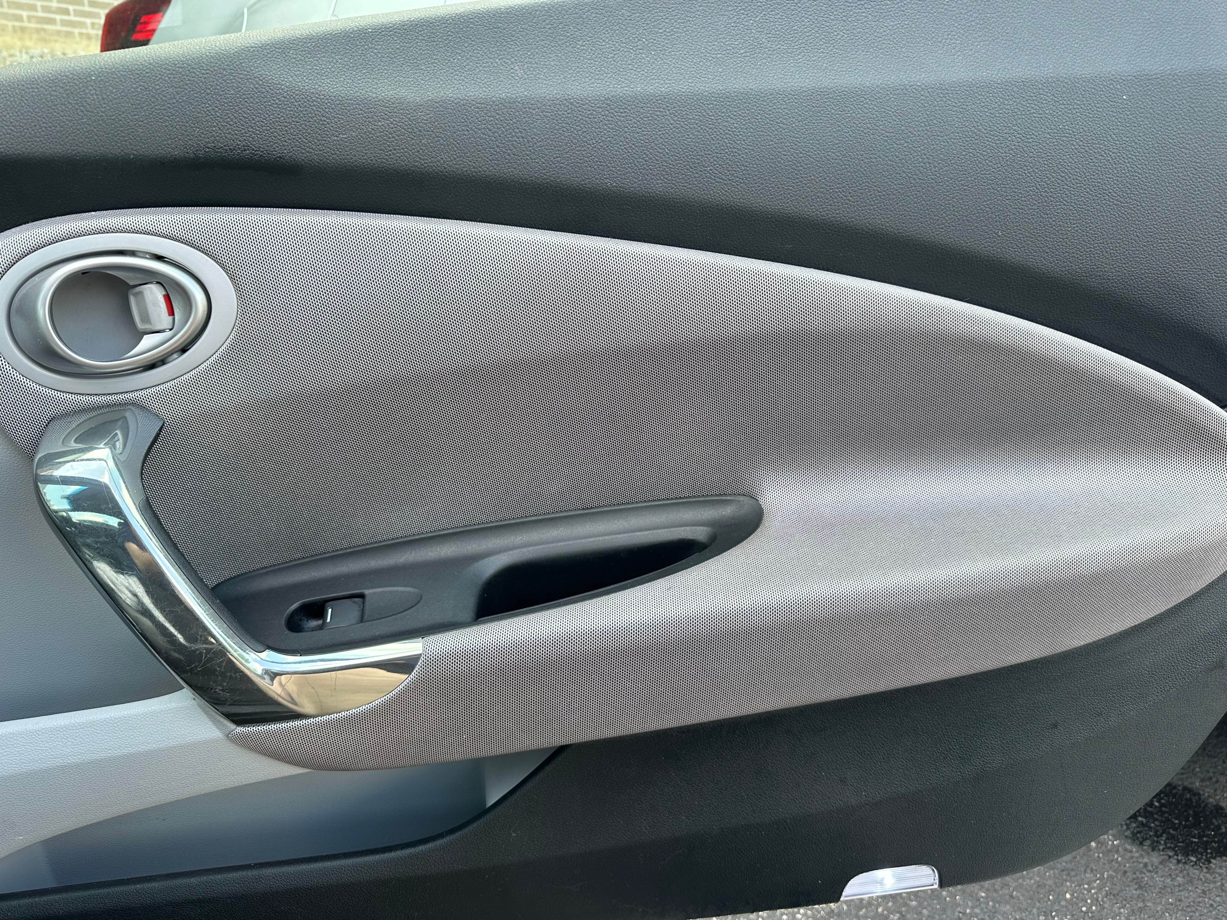 Used 2011 Honda CR-Z EX image 15
