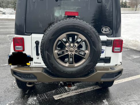 Used 2016 Jeep Wrangler Unlimited Sahara image 8