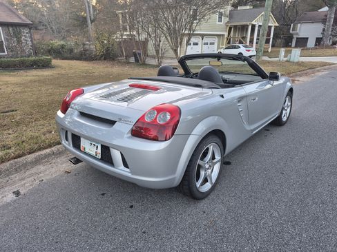 Used 2005 Toyota MR2 image 5