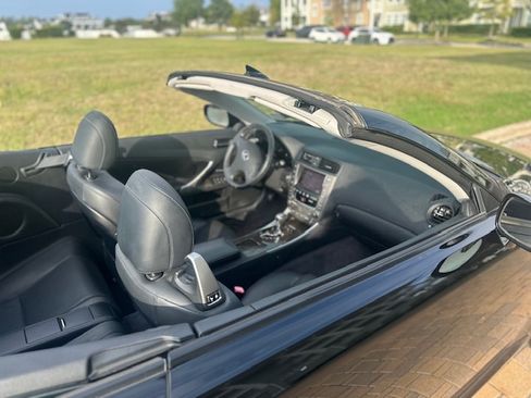 Used 2010 Lexus IS 350C image 14