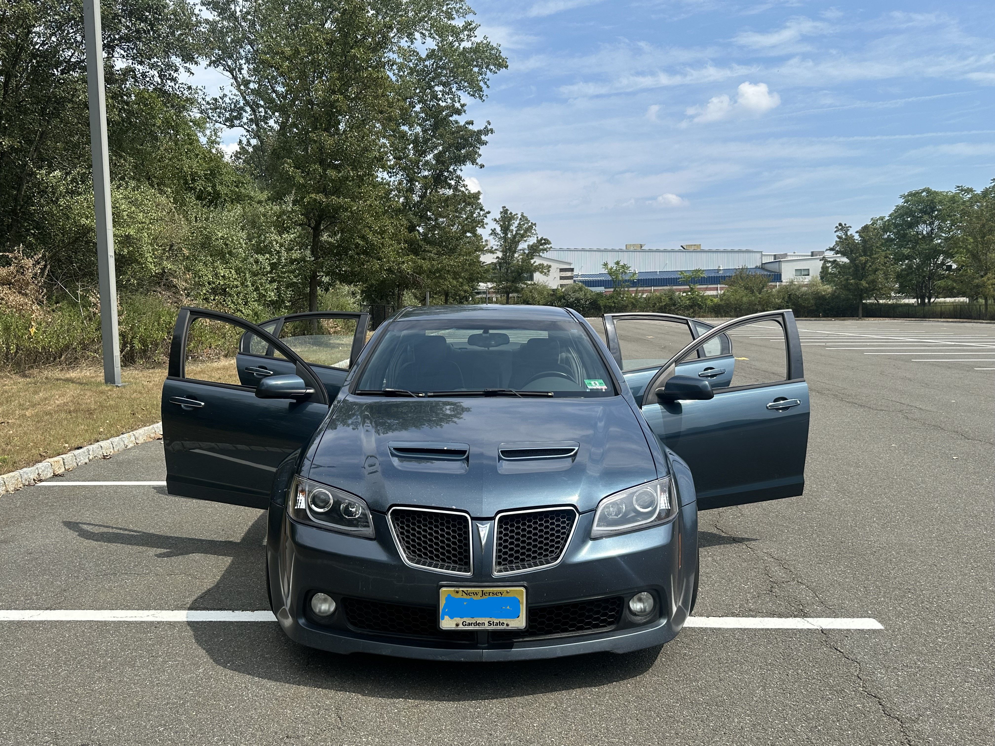 Used 2009 Pontiac G8 GT w/ Premium Package RWD image 2