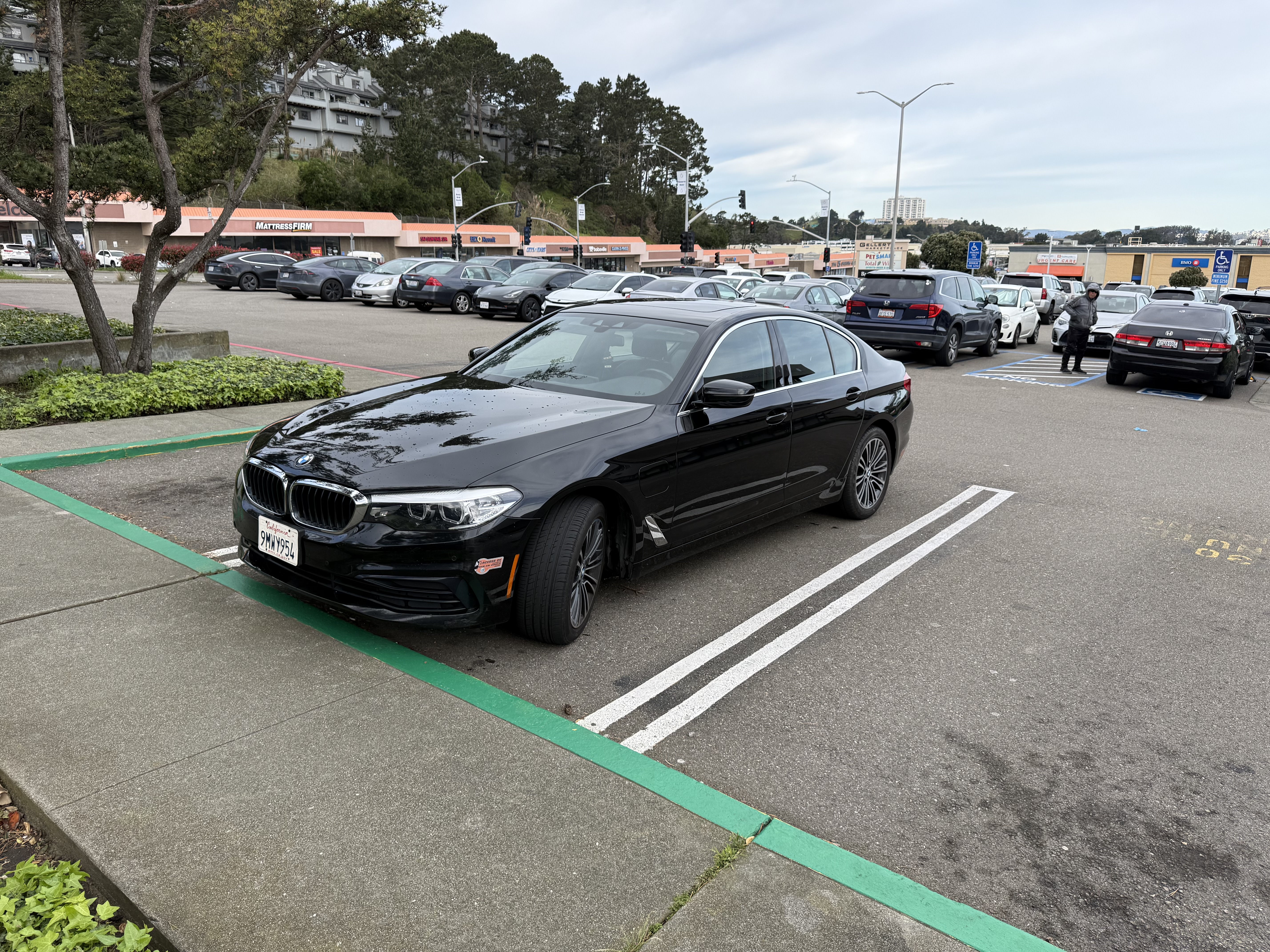 Used 2020 BMW 530e w/ Convenience Package RWD image 6