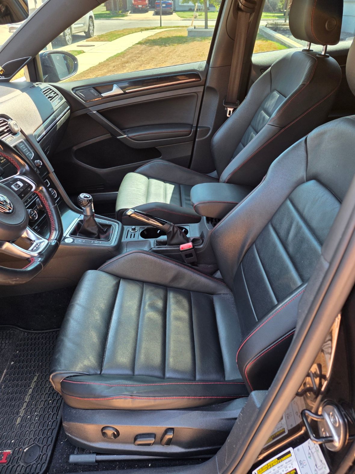 Used 2017 Volkswagen GTI Autobahn FWD image 9