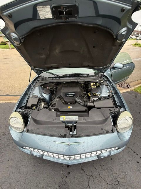 Used 2005 Ford Thunderbird RWD image 5