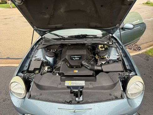 Used 2005 Ford Thunderbird RWD image 5