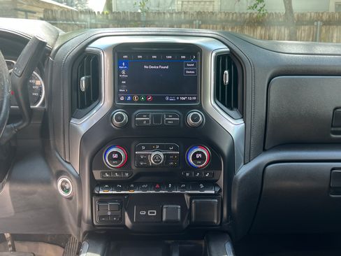 Used 2022 Chevrolet Silverado 1500 LTZ w/ Technology Package AWD/4WD image 17