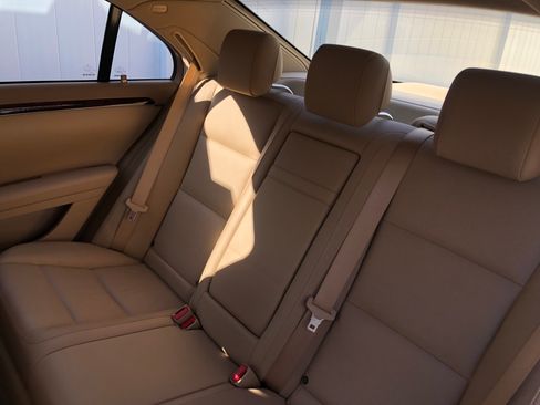 Used 2010 Mercedes-Benz S 550 image 8