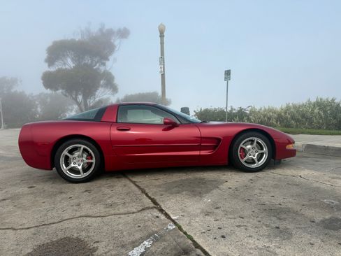 Used 2004 Chevrolet Corvette Coupe w/ Preferred Equipment Group image 5