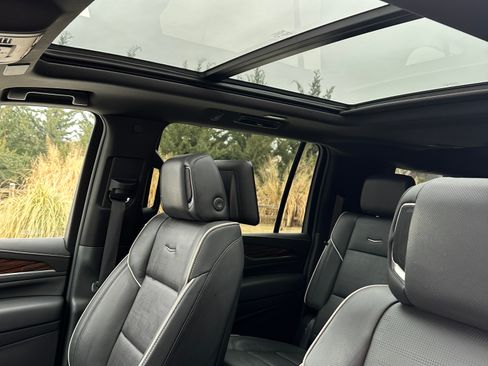 Used 2024 Cadillac Escalade ESV Premium Luxury w/ Performance Package image 13