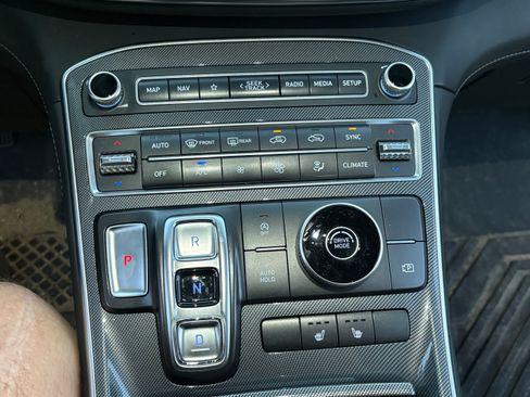 Used 2023 Hyundai Santa Fe SEL w/ Premium Package FWD image 9