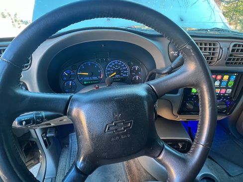 Used 2000 Chevrolet S10 Pickup 4x4 Extended Cab w/ Preferred Equipment Group image 12