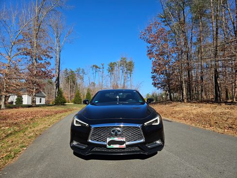 Used 2018 INFINITI Q60 3.0t Sport w/ Sensory Package 3.0T Sport image 2