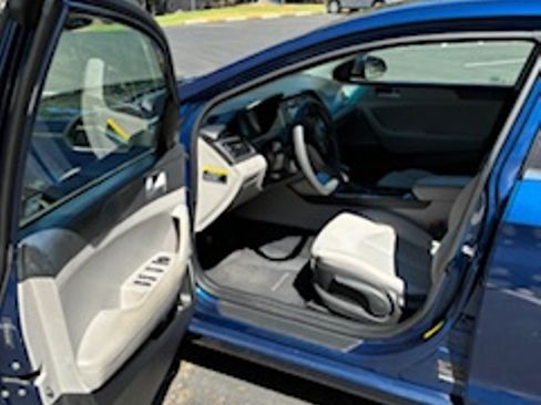 Used 2017 Hyundai Sonata SE image 6